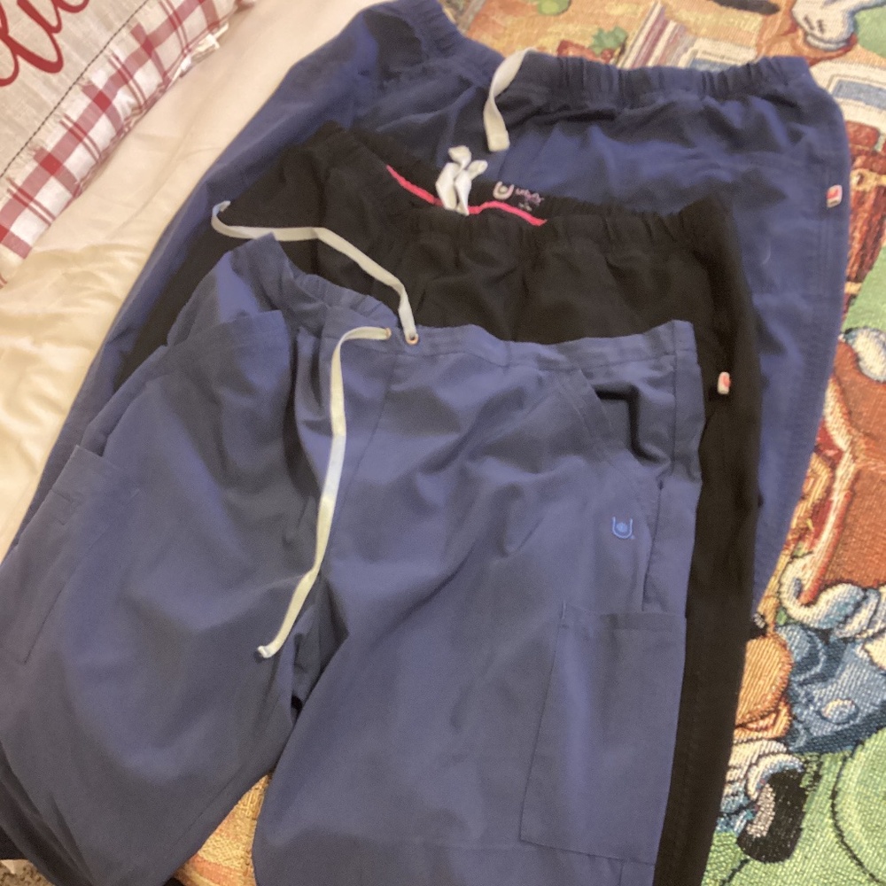 3 pairs Urbane XL T scrub pants